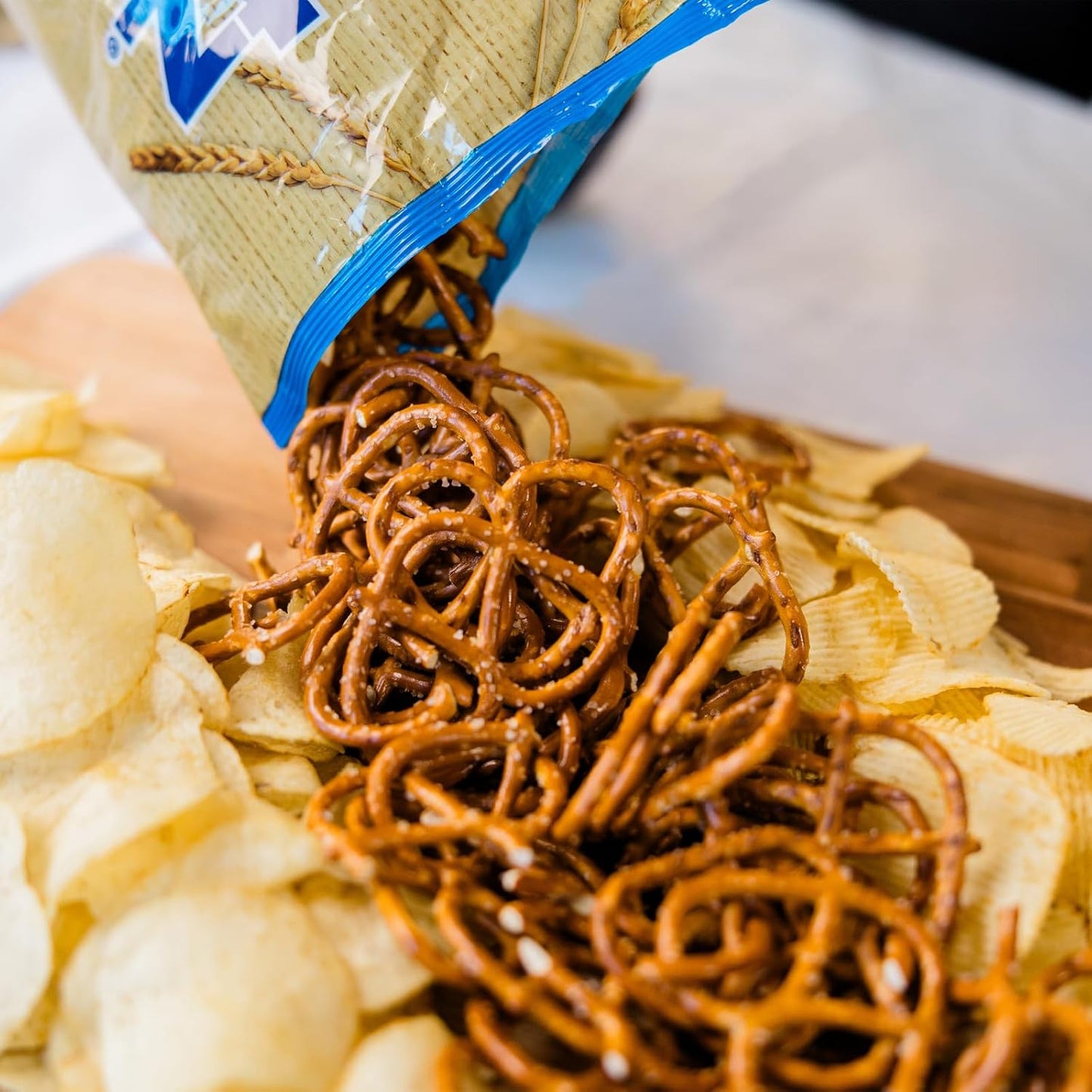 Utz Thin Pretzels, 16 Ounce